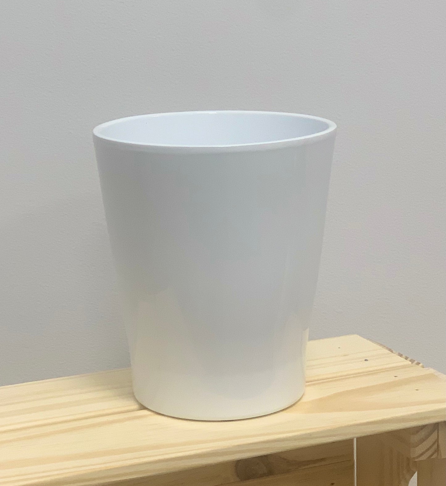 Modern Sleek White Pot